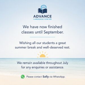 Aviso de vacaciones de verano de Advance Language Centre con información de contacto para consultas durante julio.